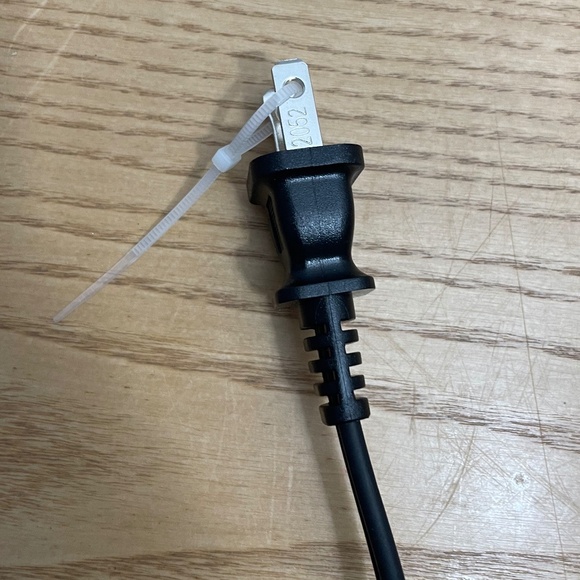 BabyCakes Mini Cake Pop Maker Purple Makes 9 Non-Stick Cake Balls CPM20 New - Picture 4 of 4